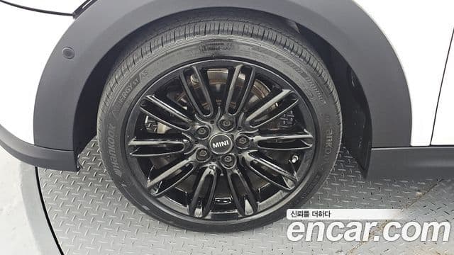 MINI Cooper Convertible 2024