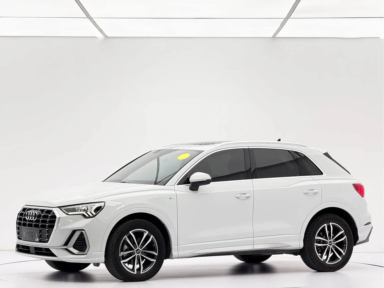 Audi Q3 2022 г.
