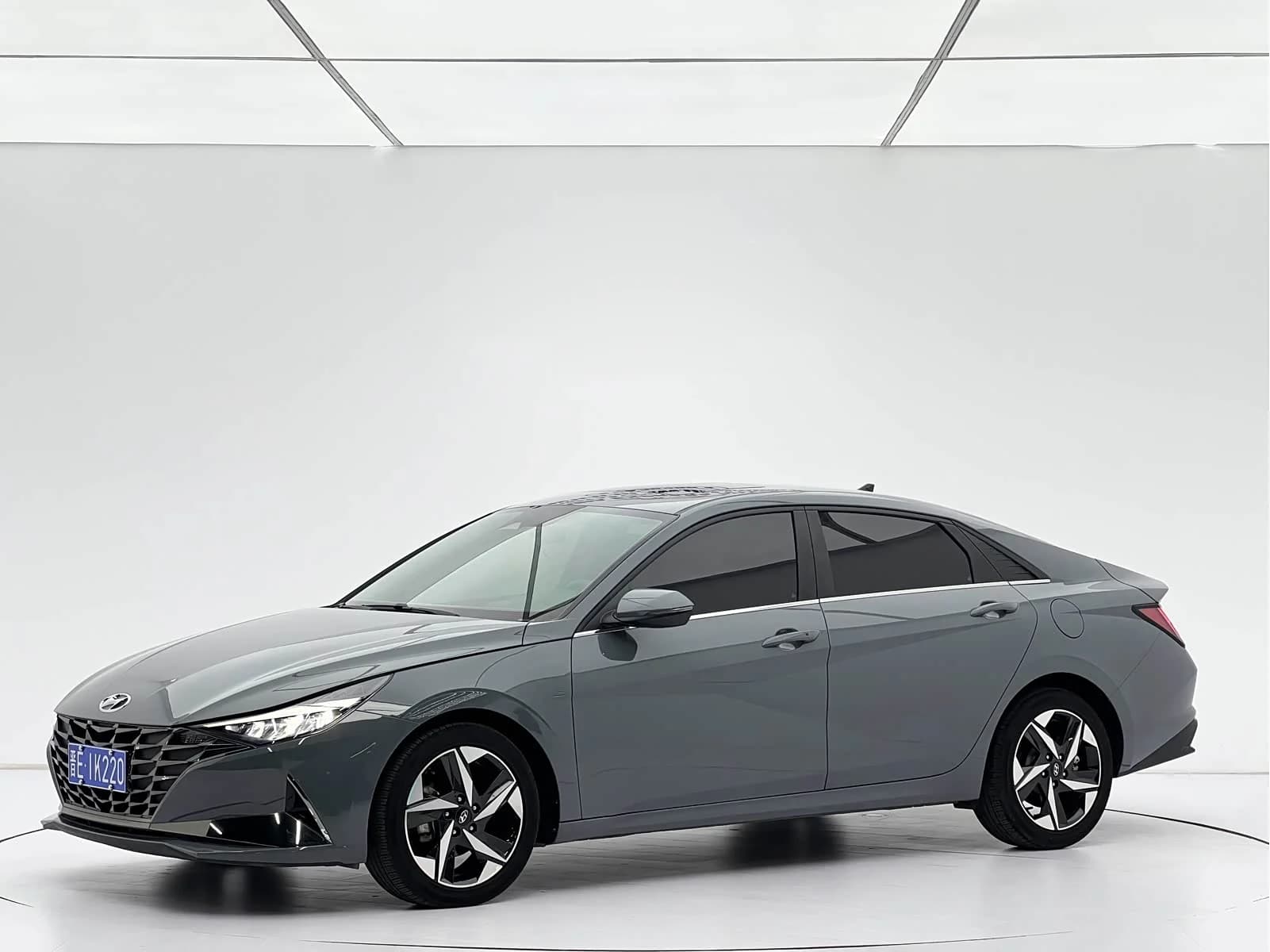 Hyundai Elantra 2022 г.
