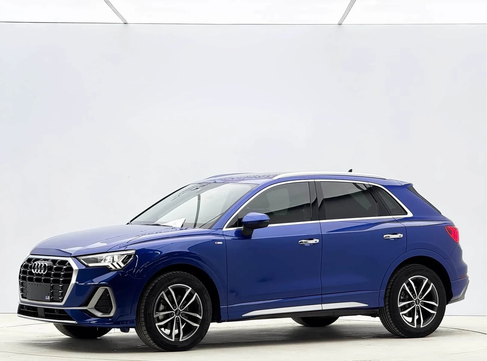 Audi Q3 2021 г.