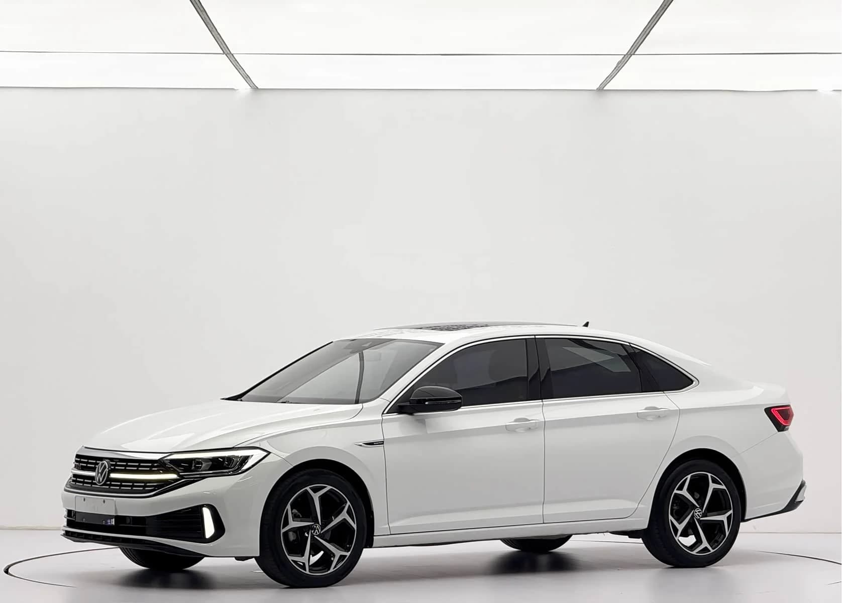 Volkswagen Sagitar 2023 г.