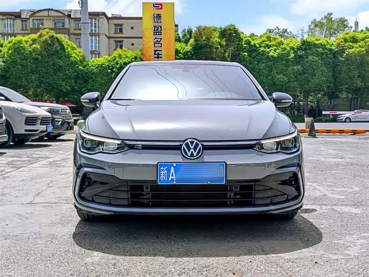 Volkswagen Golf 2024