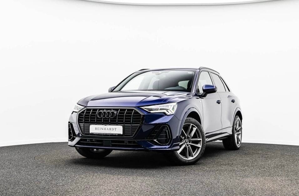 Audi Q3 2022 г.