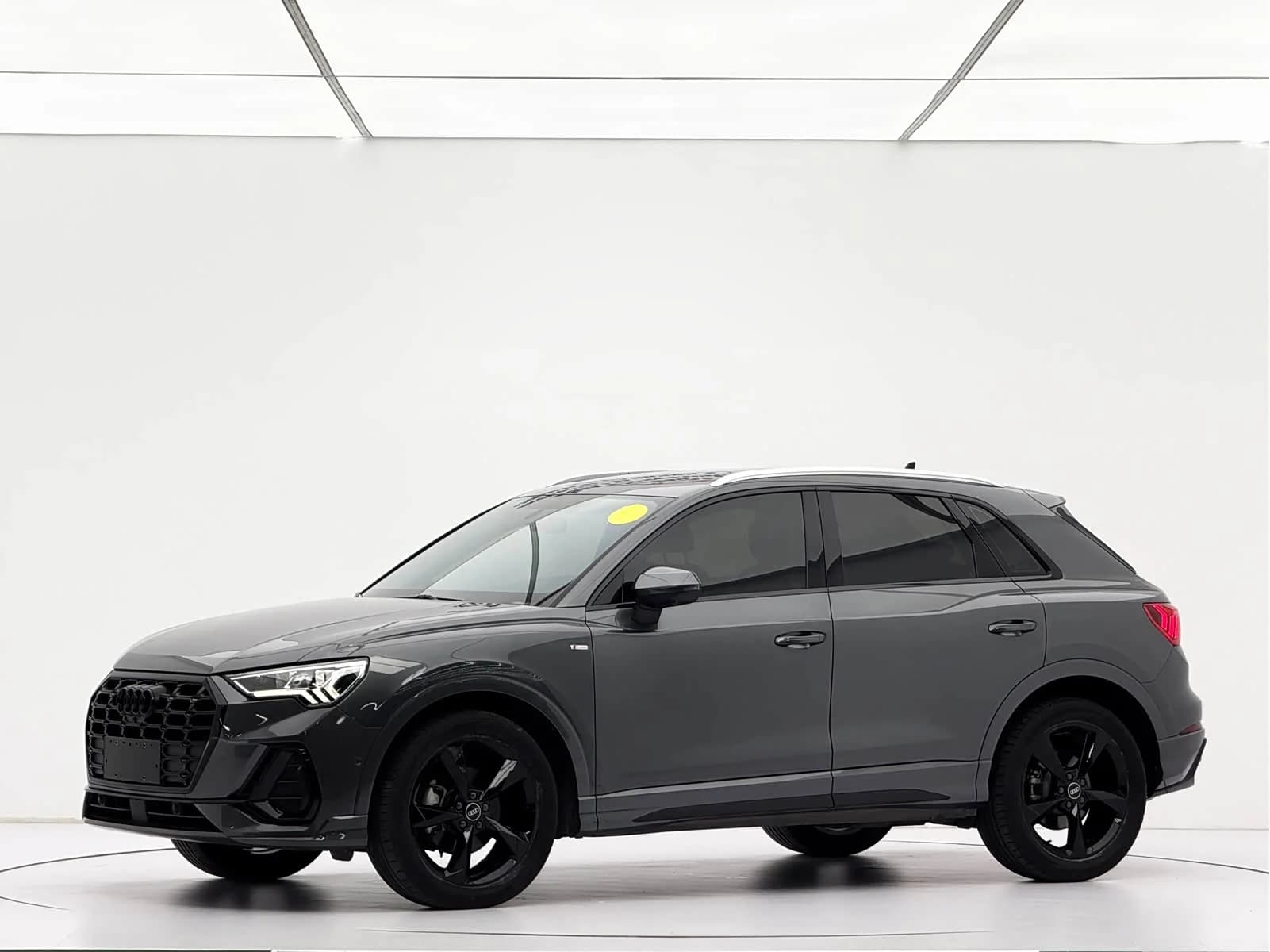 Audi Q3 2022 г.