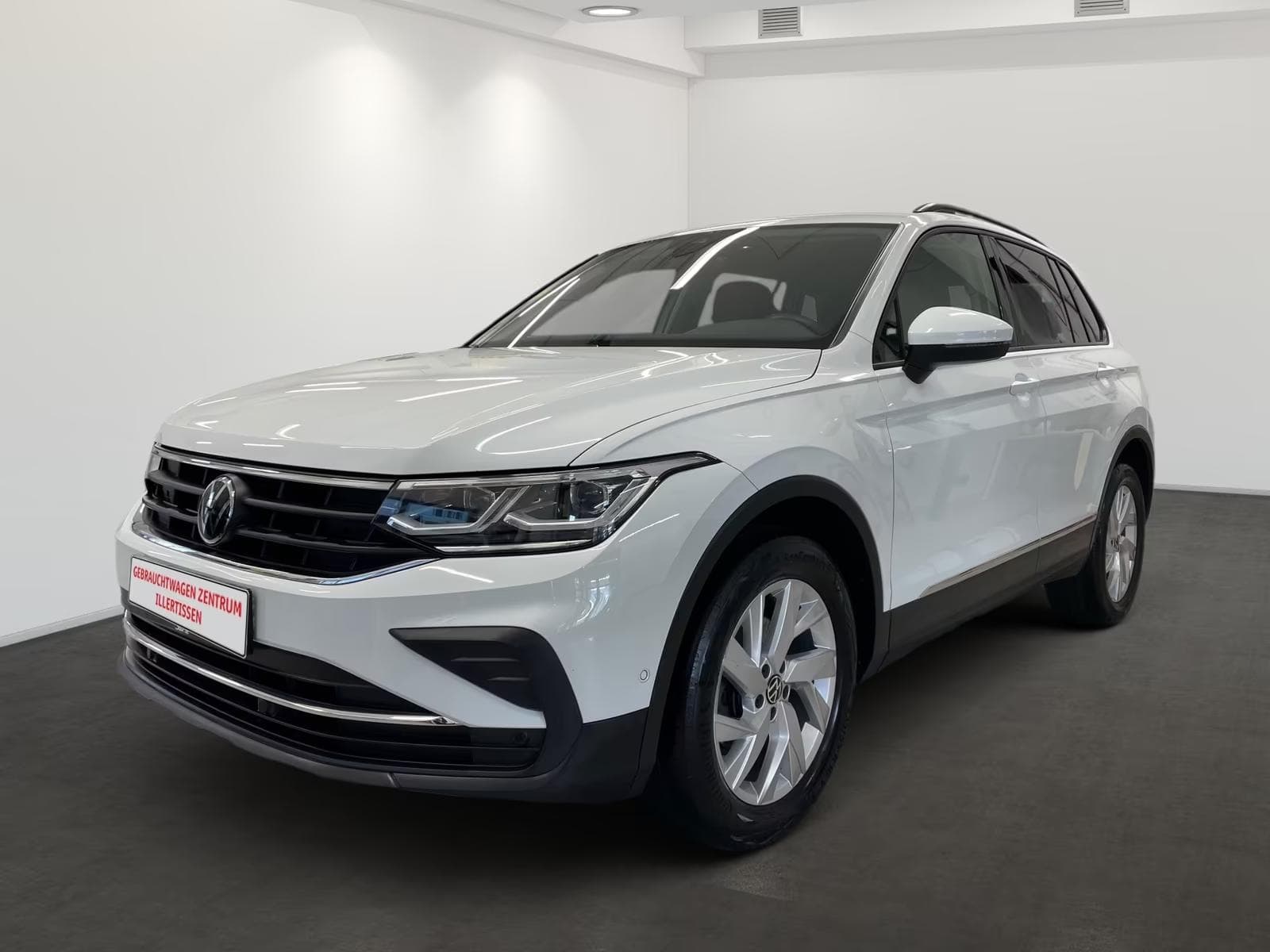 Volkswagen Tiguan 2022 г.