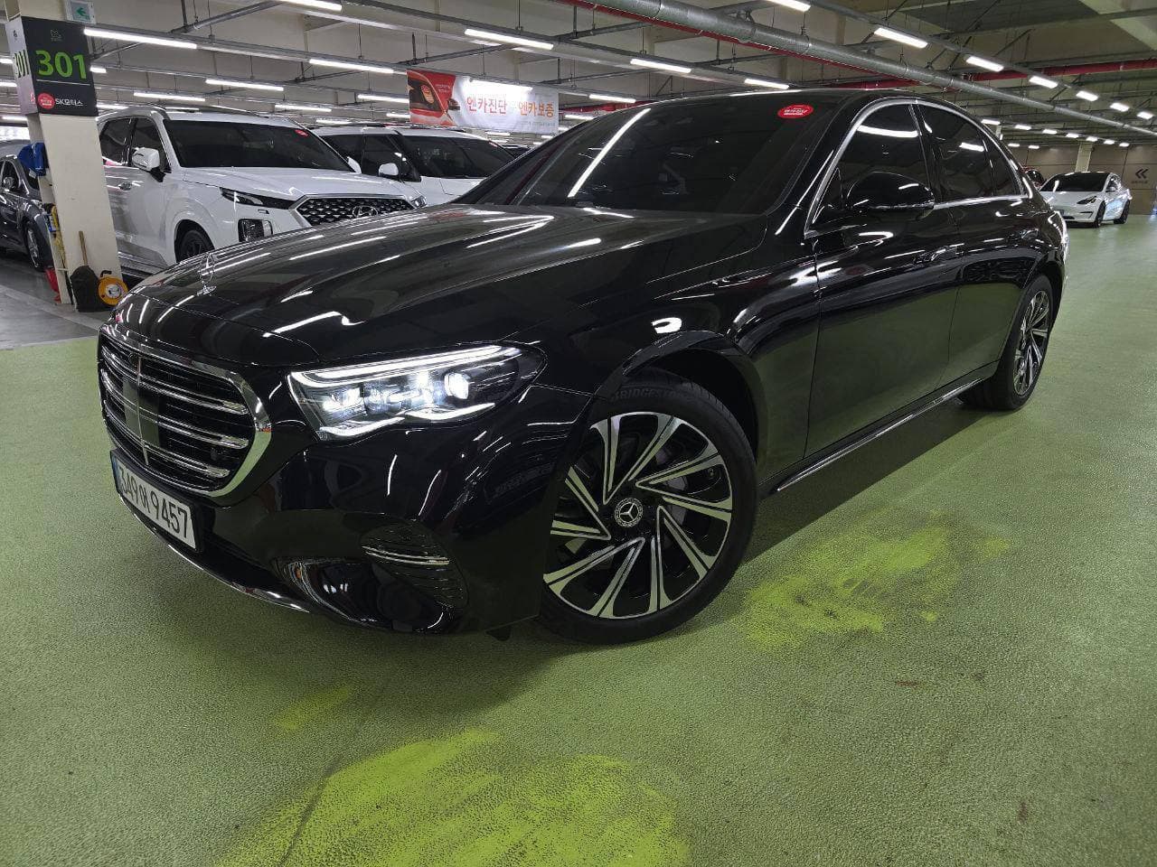 Mercedes-Benz E300 2025