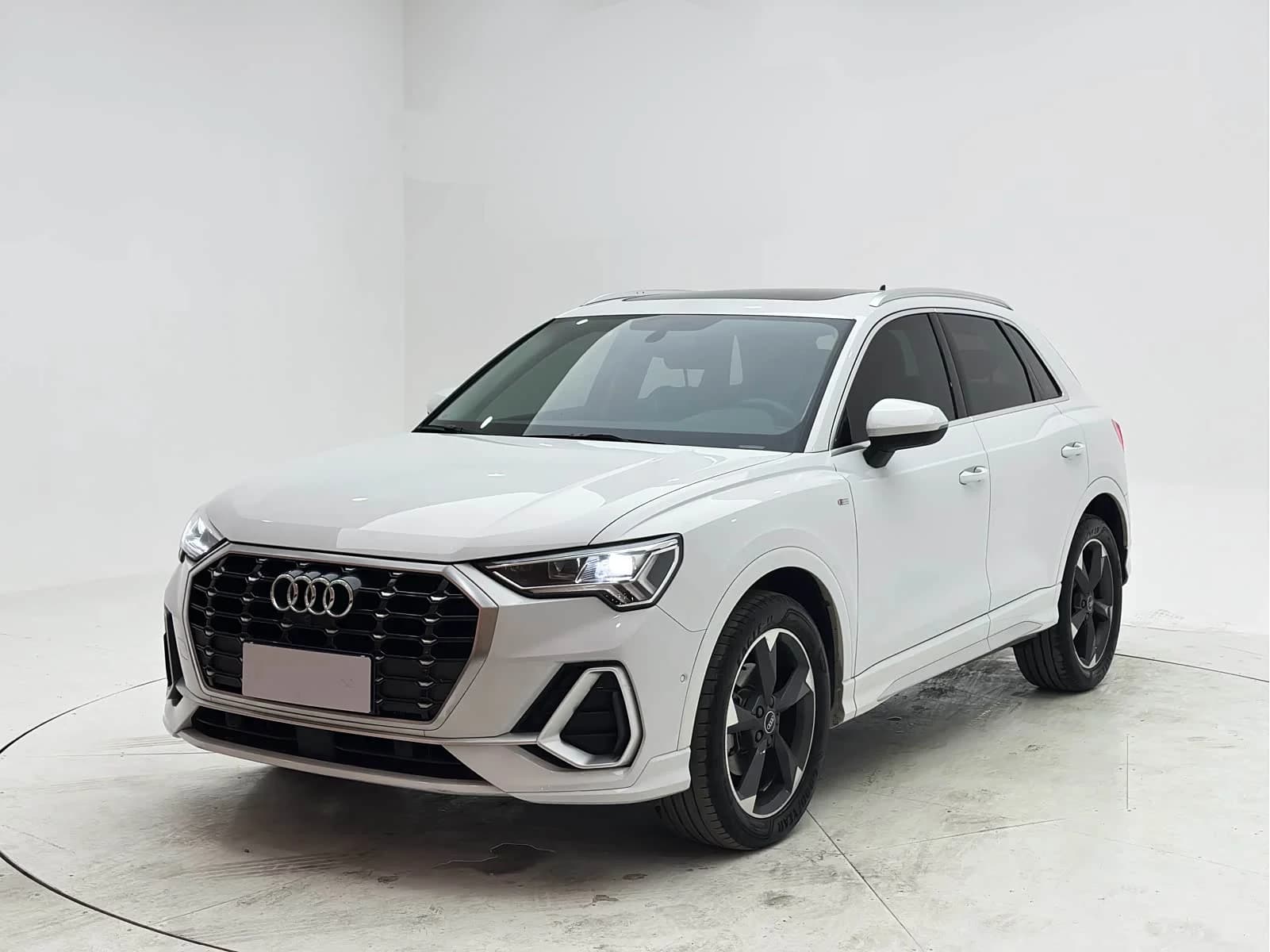 Audi Q3 2021 г.