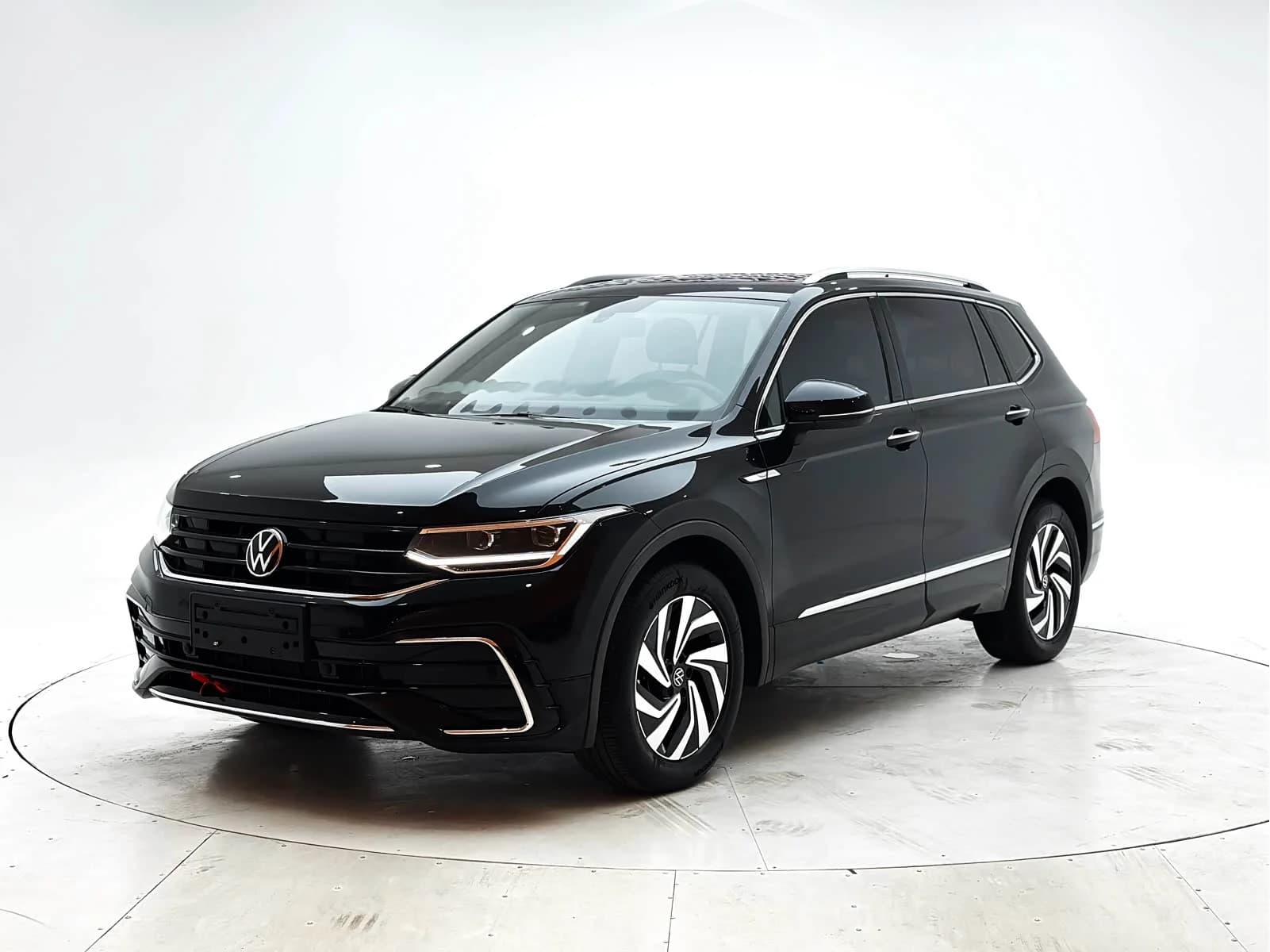 Volkswagen Tiguan L 2023 г.