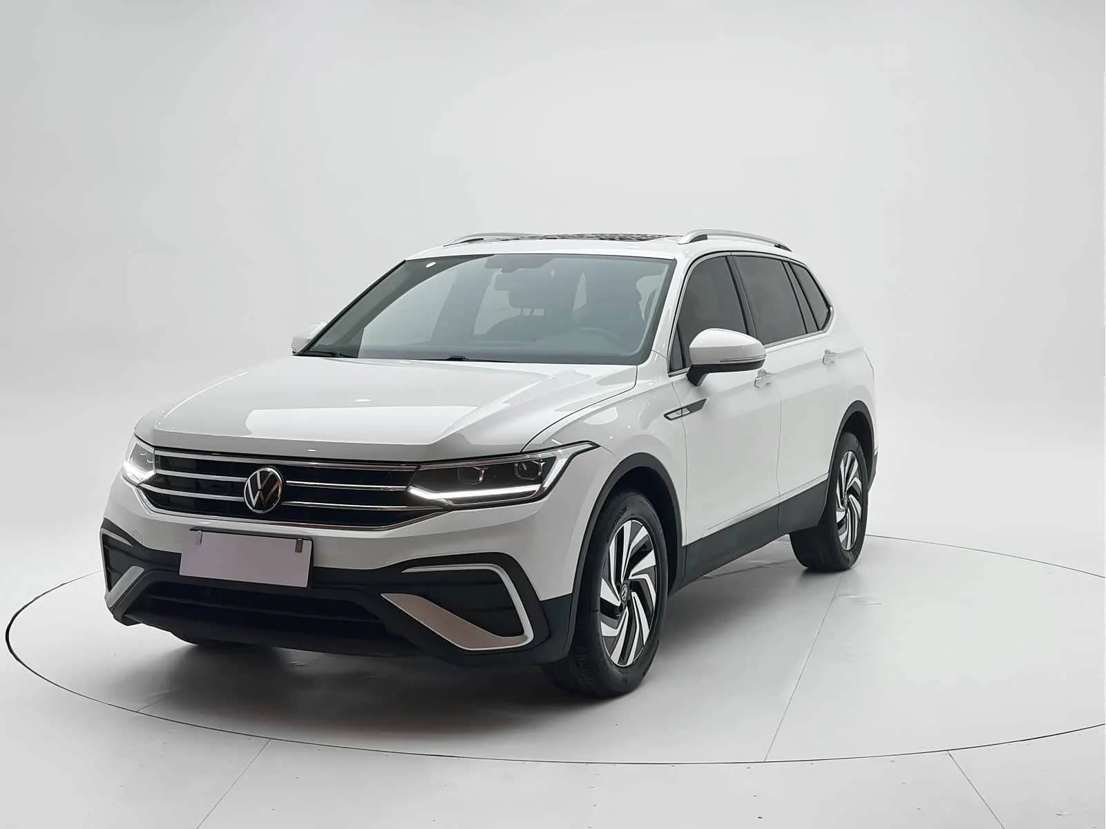 Volkswagen Tiguan L 2023 г.