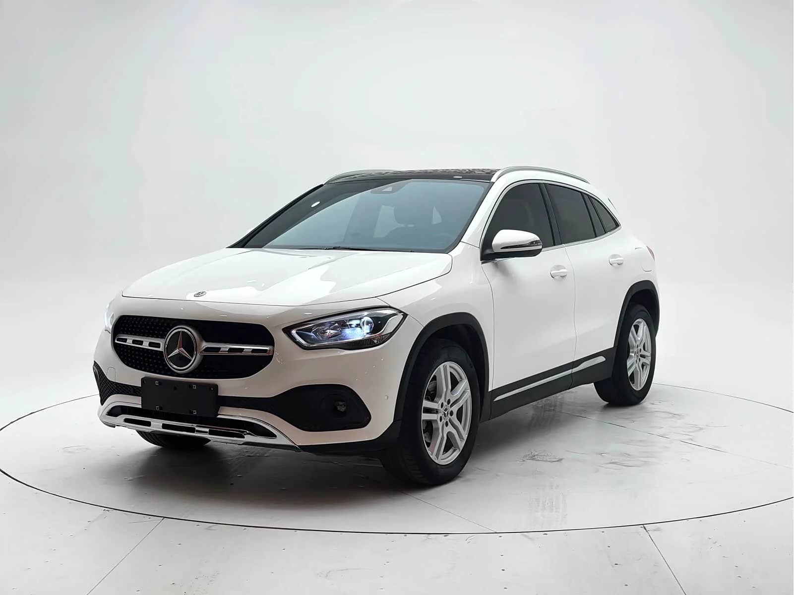 Mercedes-Benz GLA 2022 г.