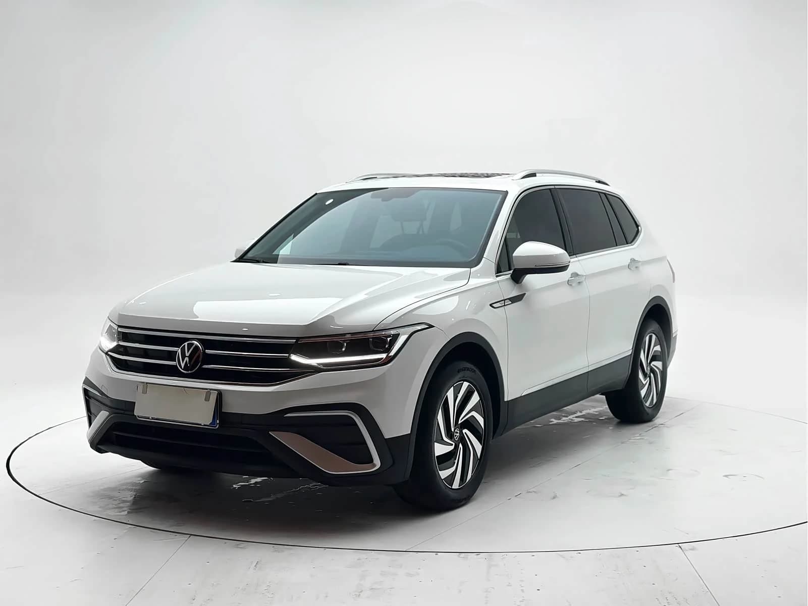 Volkswagen Tiguan L 2023 г.