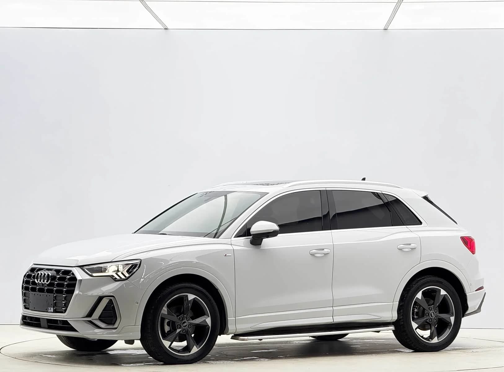 Audi Q3 2022 г.
