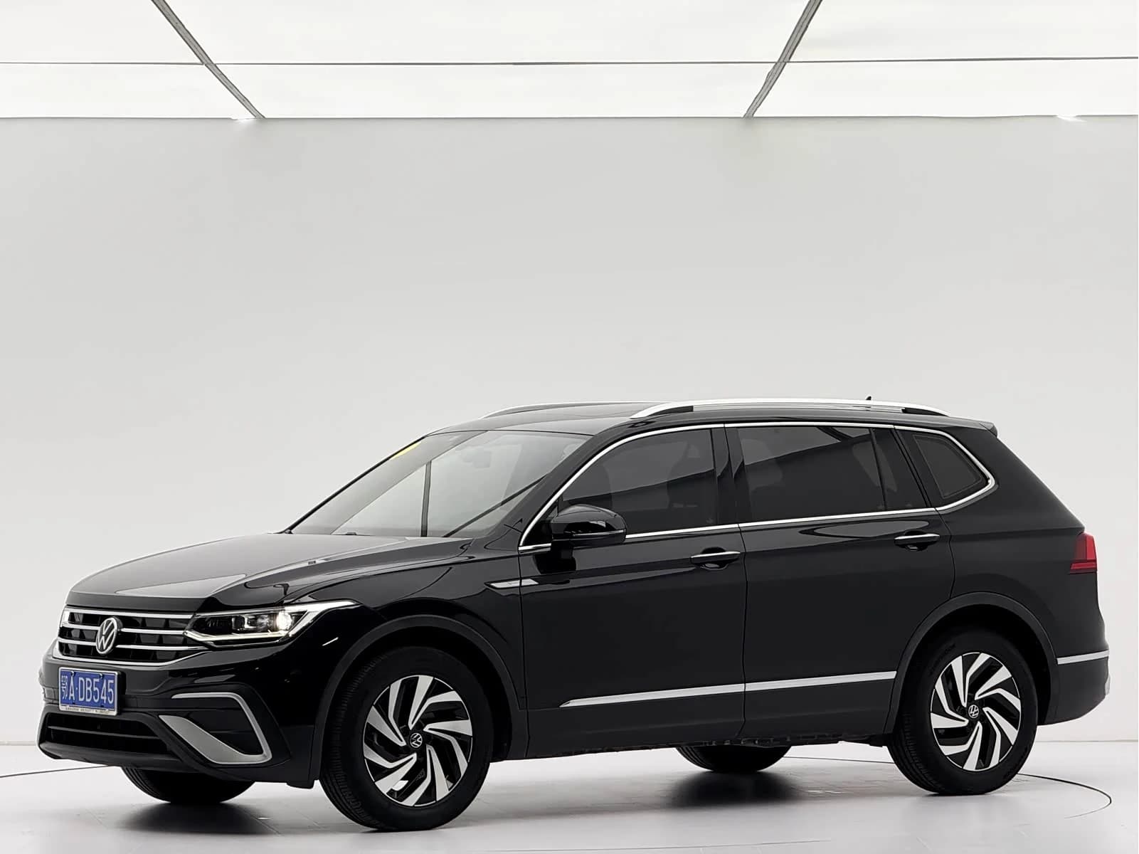 Volkswagen Tiguan L 2023 г.