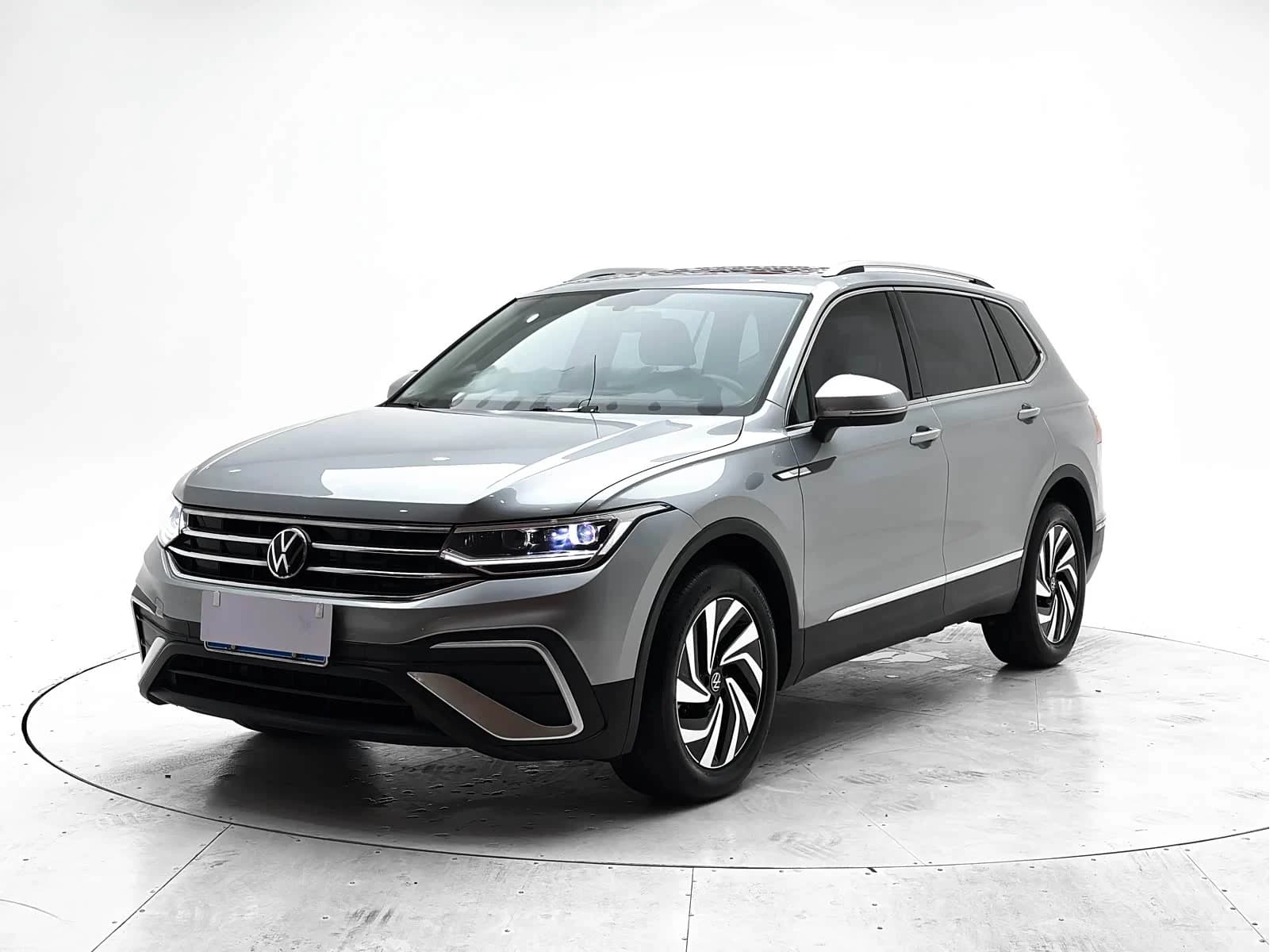 Volkswagen Tiguan L 2023 г.
