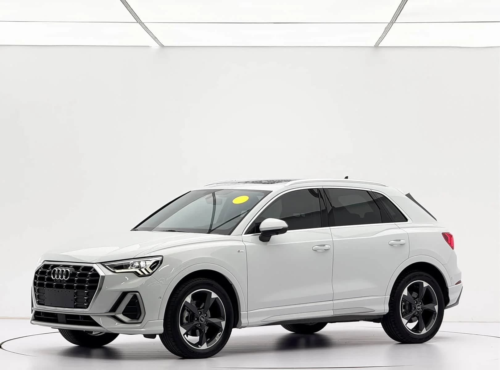 Audi Q3 2022 г.